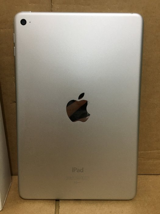 蘋果 Apple ipad mini4 平板 (二手良品) Wi-Fi 版本 32G 備用機根本沒再用/很新/無刮痕