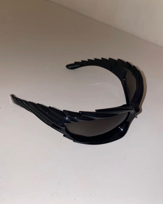 《限時代購》  BALENCIAGA SPIKE sunglasses