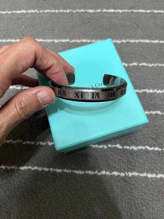 Tiffany&Co Tiffany 925 TI 寬版羅馬數字黑灰鈦開口手環 純銀925手環 手鐲..免運費