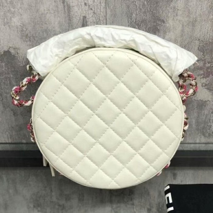 專櫃正品 香奈兒 CHANEL 2018 新款 游泳圈包 粉白色 牛皮 金鍊（全新福利品！優惠出清換現金）