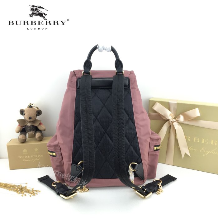 ( 新品現貨）四色 全新原廠 Burberry Rucksack  經典焦糖 扣帶 大 中 小 尼龍 金扣 軍旅 後背包