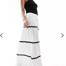 (嫻嫻屋) 英國ASOS-白色高腰對比黑色波浪線條分層長裙AC24