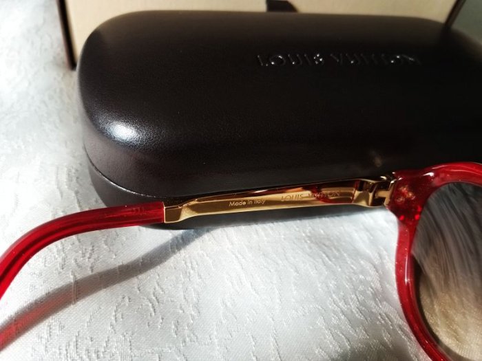真品LV LOUISVUITTON 紅色邊框太陽眼鏡 墨鏡