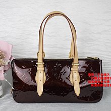 ☆優買二手精品名牌店☆ LV M93510 全皮 漆皮 壓紋 手提包 肩背包 三角包 晚宴包 夜店包 貴婦包 全新展示品