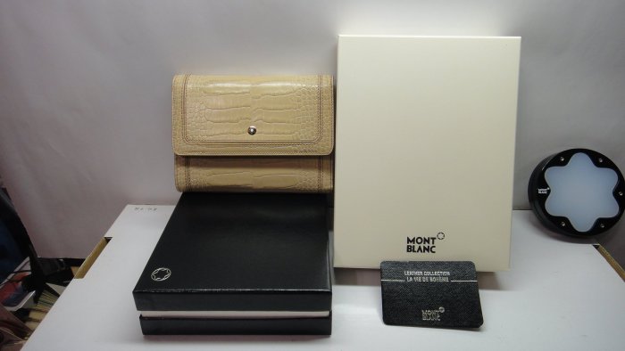 【生日/情人節/聖誕】100%全新真品 MONTBLANC 萬寶龍波西米皮夾女用中夾_ＬV、CUGGI、BALLY可參考