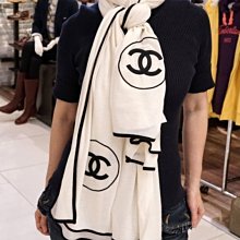 Chanel Cashmere Scarf CC 喀什米爾披肩 白底黑