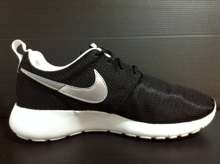 NiKE WMNS ROSHE RUN FREE RUN 輕量 布質 慢跑鞋  23cm~25.5cm