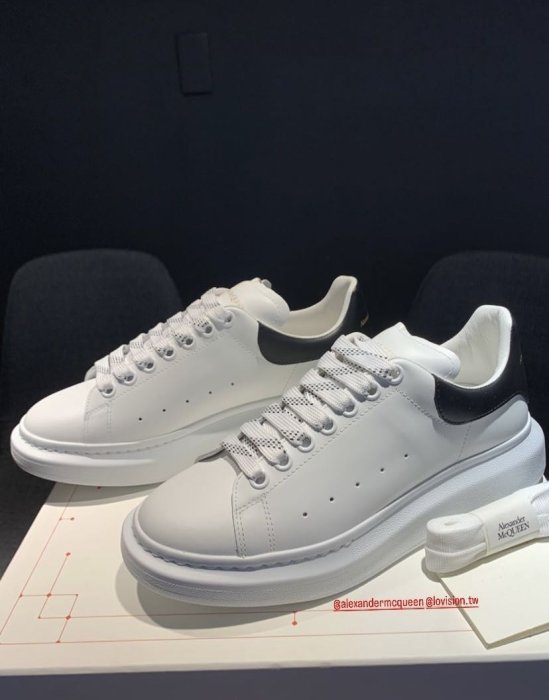 [ 羅崴森林 ] 現貨Alexander McQueen 白身黑尾皮革45mm球鞋EU41/42/43