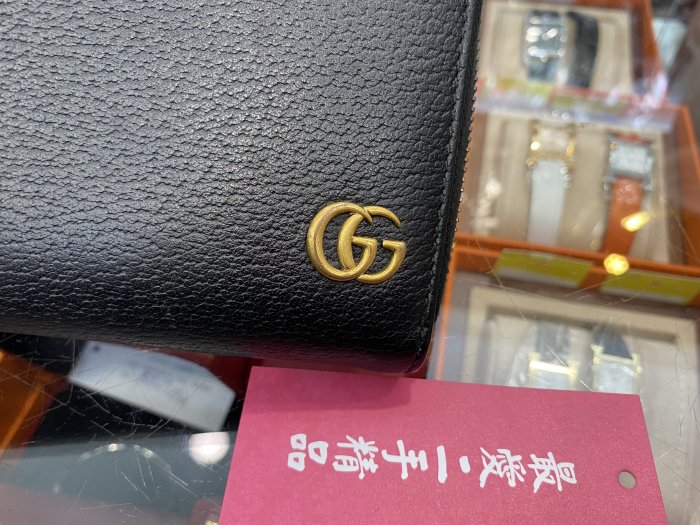 ☆最愛二手精品☆ GUCCI 黑色牛皮金GG LOGOㄇ字拉鍊長夾皮夾 428736 C2263