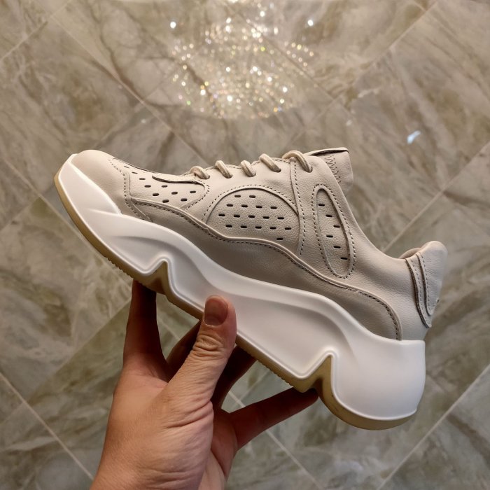 ECCO CHUNKY SNEAKER現代女鞋 厚底女鞋 增高休閒鞋 平穩運動鞋 內裡牛皮 真皮鞋面 203173