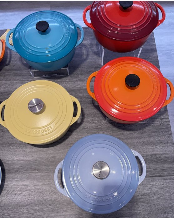 法國🇫🇷Le Creuset 圓形鑄鐵鍋 22cm 淺鍋 典藏圓鍋 燉煮鍋 燉飯鍋 湯鍋 含羞草 海岸藍deoo