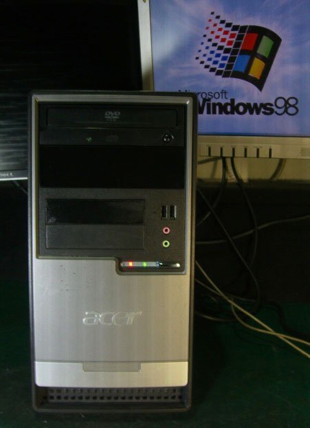 【窮人電腦】跑Windows 98系統的宏碁原廠主機！雙北桃園可送外縣可寄