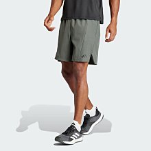 南🔥2024 5月 ADIDAS 運動短褲 運動 休閒 訓練 吸濕排汗 兩側開衩 拉鍊口袋 男款 灰綠 IS2263