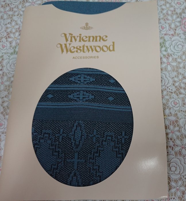 (*_*)蕾卡小鋪~日本Vivienne Westwood 褲襪 圖案全版  獨具特色~日幣1785特價