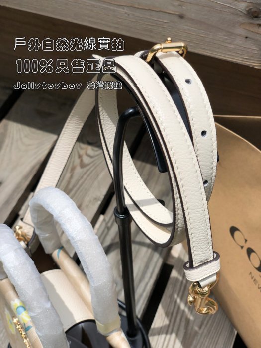 台灣現貨 Coach C3599 MINI CALLY 折扣款雛菊圖騰 全新正品 CELINE手機包 LV款琴譜包