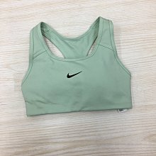 【愛莎＆嵐】 NIKE 女 綠色圓領品牌圖繪挖背造型運動背心/XS 11205 30