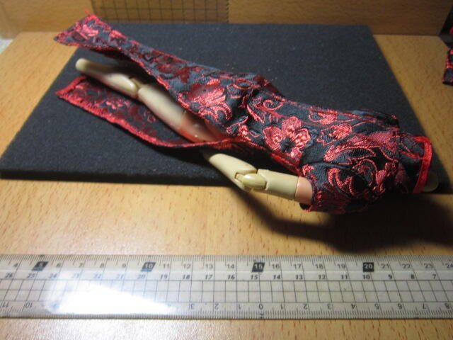 RJ5休閒部門 復古風女偶用1/6紅黑雙色針繡高叉旗袍一件 mini模型