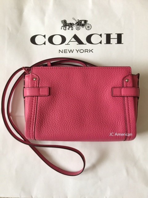 【清倉】COACH 53032  桃粉色 素面荔枝紋皮革 旋扣裝飾 手拿包/手腕包/ 側背包/斜背包  ~現貨