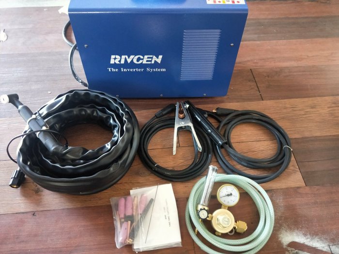 "工具醫院" RIVCEN TIG-200P TIG200可當 氬焊機 電銲機 兩用
雙電壓110V/220V （大全配） 特價