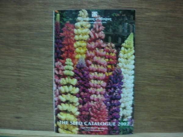 【愛悅二手書坊 08-24】THE SEED CATALOGUE 2002