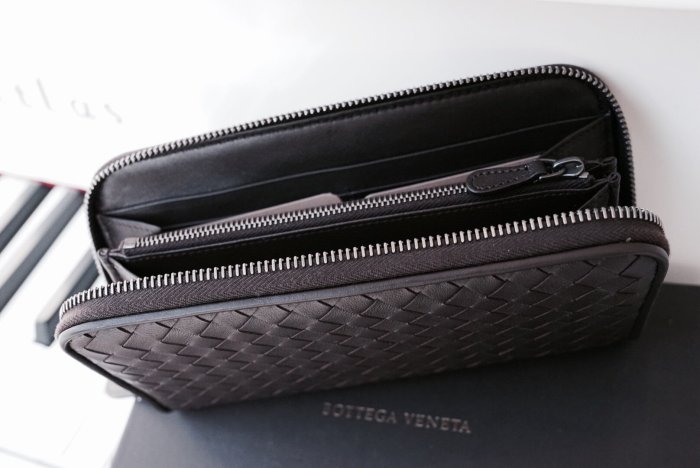 Bottega Veneta 114076 Intrecciato 拉鍊編織長夾 深咖啡 現貨