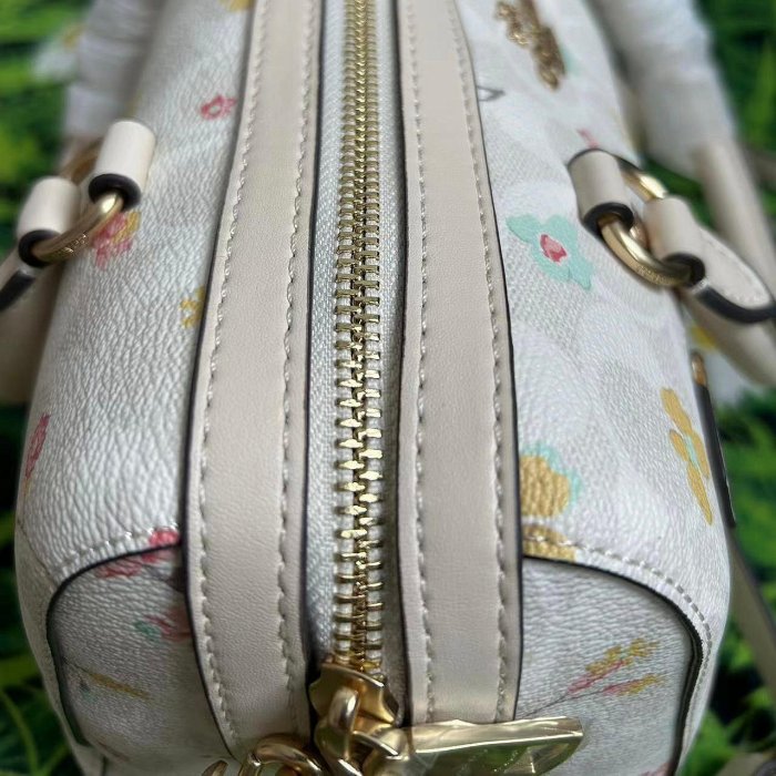 空姐Outlet代購 美國正品 Coach C8615 熱賣新款手掌紋防刮牛皮女生波士頓包 女士枕頭包 單肩斜挎手提女包 側背包  附購證