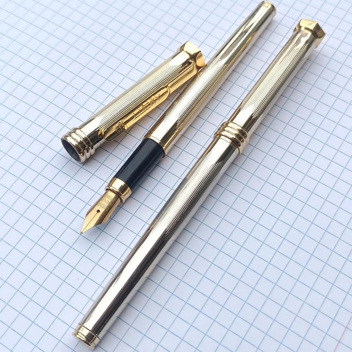 經典永生製筆公司生產幸福526銅桿鍍金鋼銥金尖可用2.6歐標小墨囊