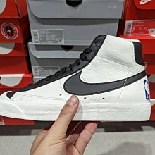 南◇2022 2月 NIKE BLAZER MID '77 EMB 白 黑紅 休閒 高筒 男女款 DD8025-101