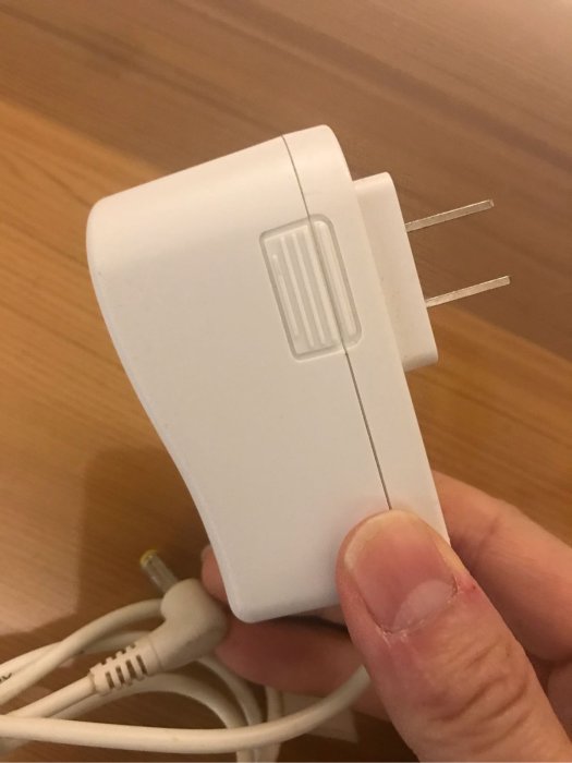 二手良品 充電器 轉接器 Power Adapter AC 100-240V 50/60Hz 1.5A 12V 白色