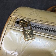 【哈極品】二手品《Louis Vuitton LV 鵝黃色全皮亮面搭皮革 圓筒包/手提包/斜背包》