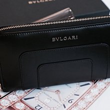 Bvlgari 34435 寶格麗 Serpenti 琺瑯蛇頭拉鍊長夾 黑