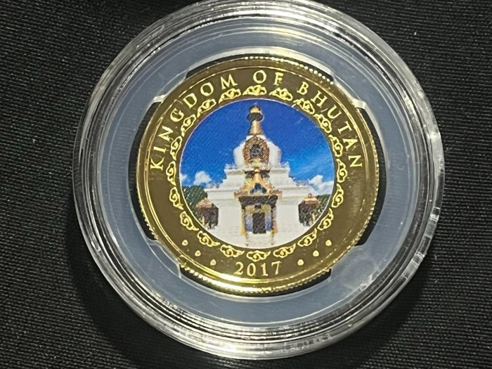 不丹2017年1/4盎司雞年彩色純金幣 495元/克。7.7