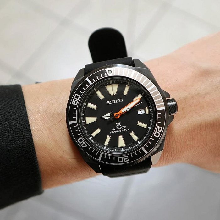 【金台鐘錶】SEIKO 精工 PROSPEX (限量) 黑潮系列 機械錶 潛水200m 橡膠帶 黑框 SRPH11K1