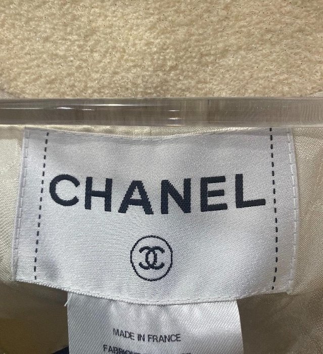 Chanel 珍珠水鉆扣外套36碼    經典耐看的款