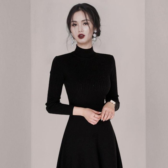 秋冬裝2021年潮新款黑色針織連衣裙高端輕奢女裝高級感女神范長裙子KLjpyx