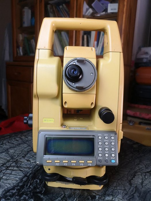 中古Topcon GTS-601 1秒全站儀 光波測距經緯儀