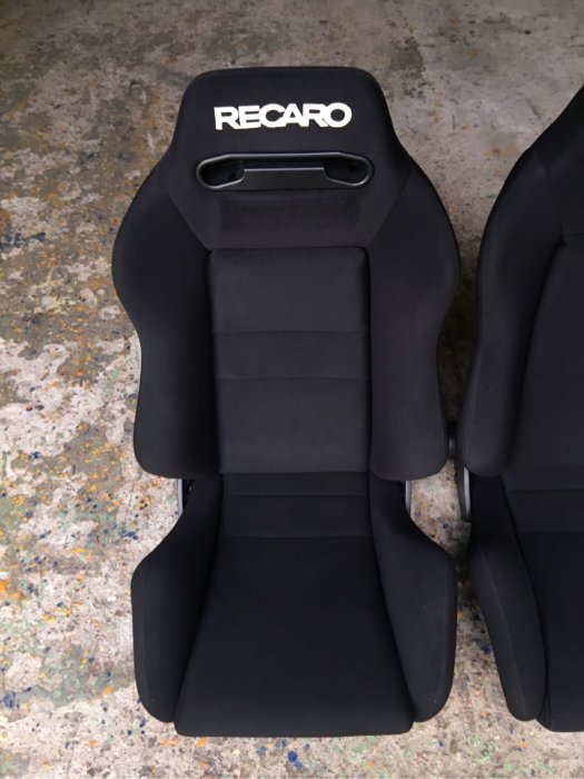 新竹湖口阿皓汽車材料：德製 RECARO RS3 雙旋扭 品項漂亮    售25000   物品在湖口交流道附近可面交 （安全有保障）可寄送（先匯款）