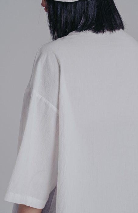 ►DR.DESIGN│DR33275-復古中式 盤扣設計 缺口不規則 寬鬆 白色短袖襯衫