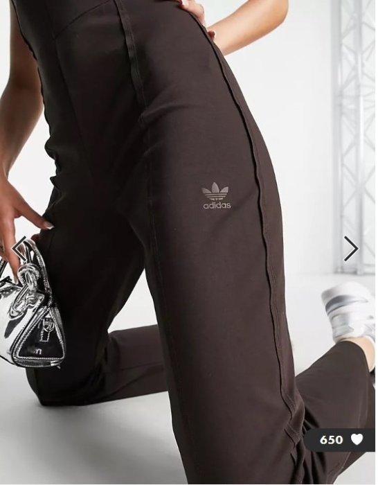 (嫻嫻屋) 英國ASOS-adidas Originals棕色方領寬肩帶長褲連身褲 AA24