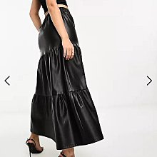 (嫻嫻屋) 英國ASOS-Miss Selfridge黑色仿皮高腰中長裙EI23