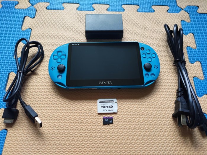 【回憶瘋】2000型 PSV主機(限定藍)  贈送64G套卡 8成5新 遊戲機 PSVITA