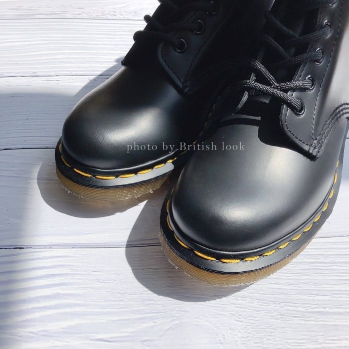 Dr.Martens 馬丁鞋 馬汀鞋 經典1460 8孔  黑色 硬皮【 BRITISH LOOK 】