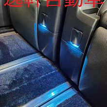 (逸軒自動車)TOYOTA ALPHA 單孔3.2A+藍光照地燈 USB充電 第二排椅子 價格單顆售價