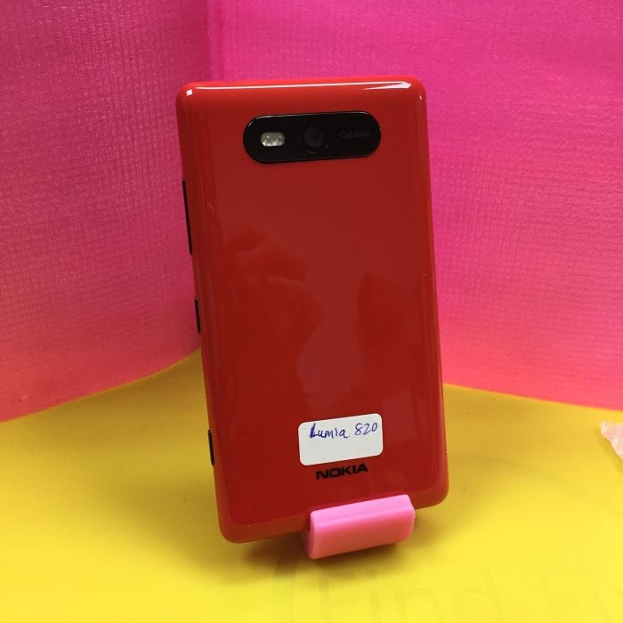 Nokia lumia 820 紅色手機一隻 很少用外觀很新 經典機種