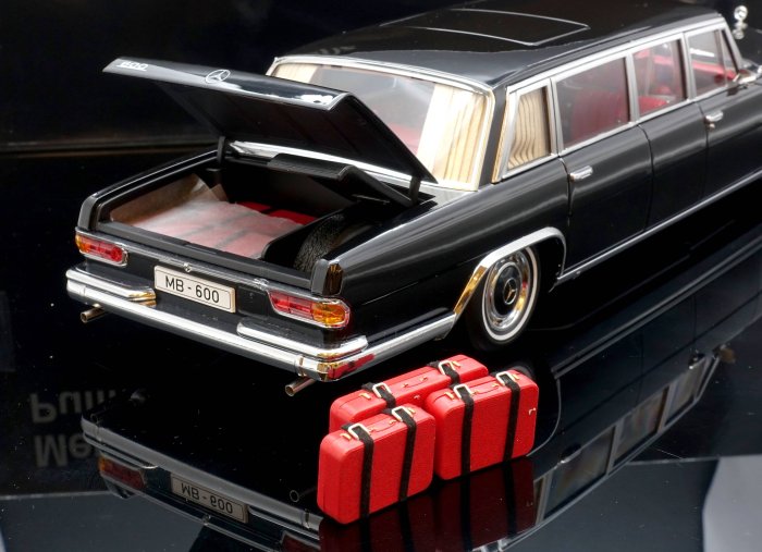 【M.A.S.H】現貨特價 KengFai 1/18 Mercedes-Benz Pullman S600 Black