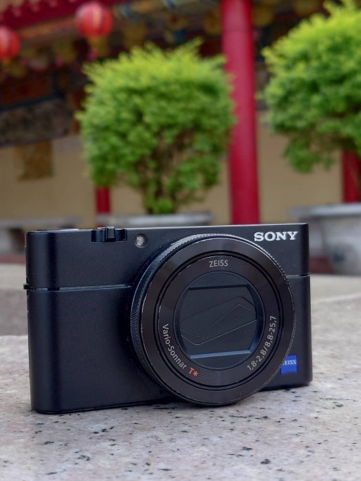 SONY RX100 V M5 蔡司鏡頭 4K錄影 公司貨 RX100V.原廠電池-2個，64G記憶卡