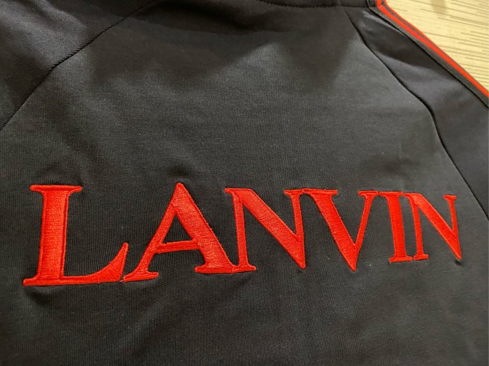 【EZ兔購】~正品 法國 Lanvin 浪凡 刺繡 LOGO 連帽 外套~義大利製 青年款= 男 成人 XS 號