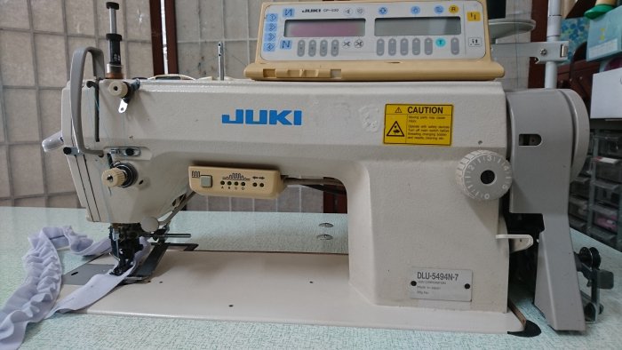 工業用縫紉機 日本製, JUKI DLU-5494N-7單針平縫差動上下送布(縮縫)切線車. 中古. .狀況優.價格優惠