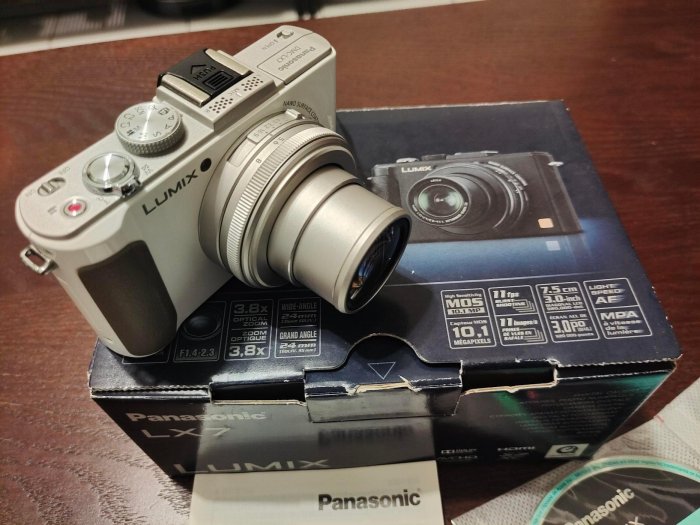 panasonic lx7,數位相機，二手極新，鋼琴白色烤漆