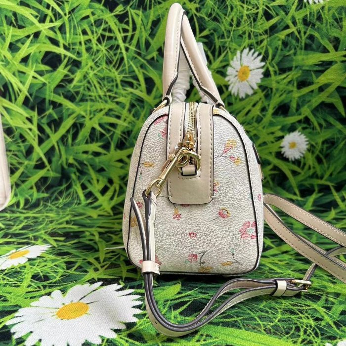 空姐Outlet代購 美國正品 Coach C8615 熱賣新款手掌紋防刮牛皮女生波士頓包 女士枕頭包 單肩斜挎手提女包 側背包  附購證